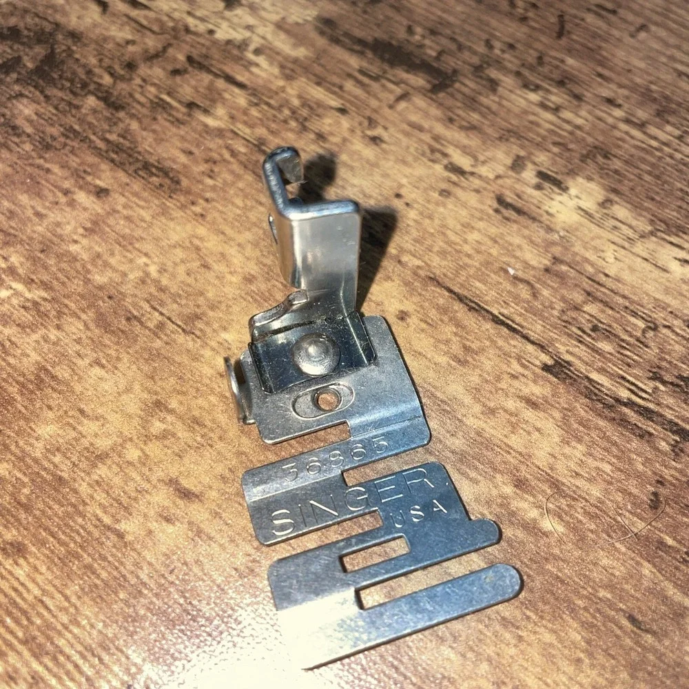 Vintage Singer Sewing Machine Attachments 5 Parts With Box # 121899